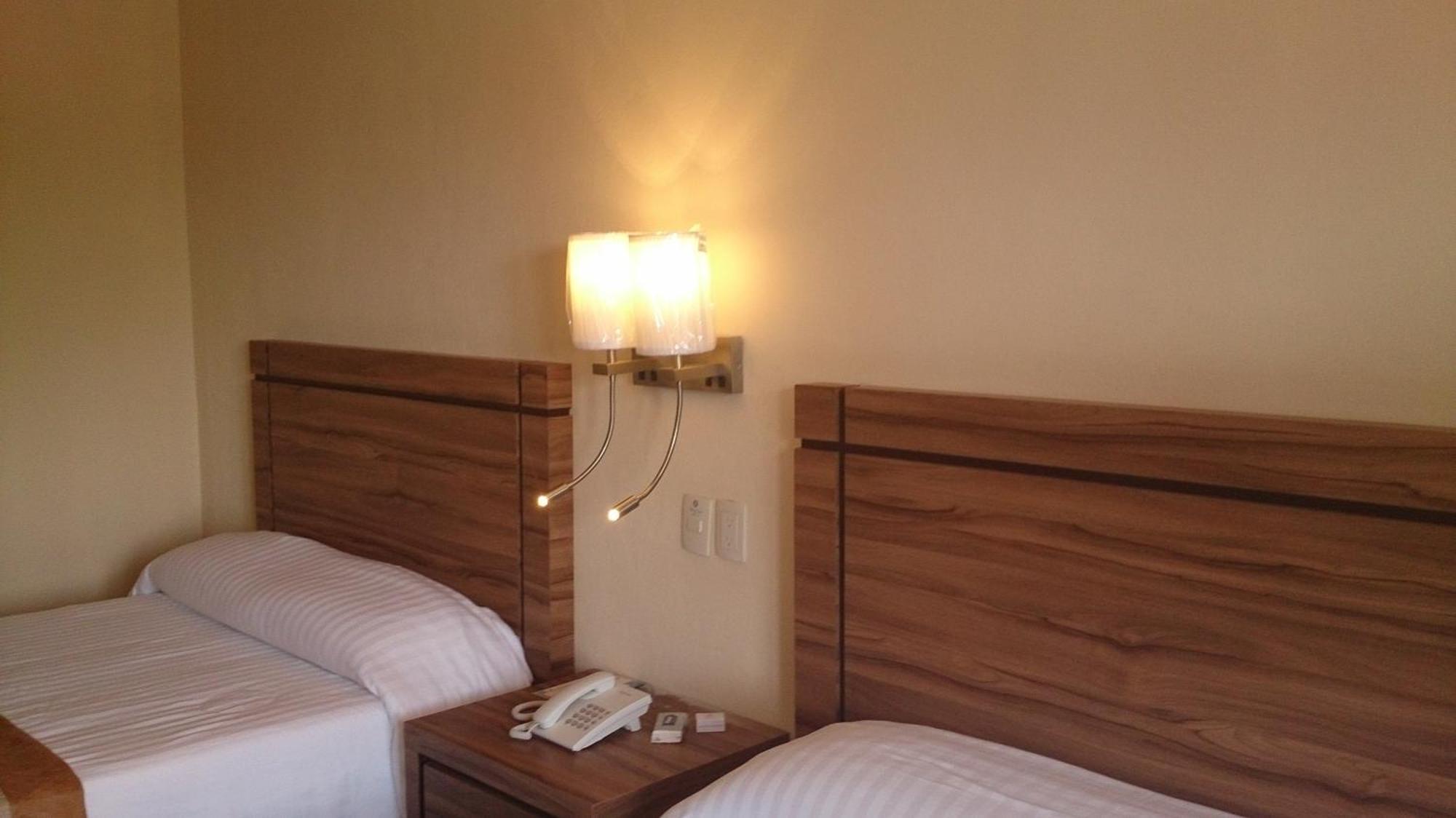 Oliver - Business Class Hotel